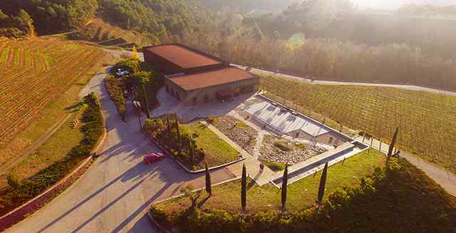 CLASSIC WINERY TOUR & TASTING | Perinet